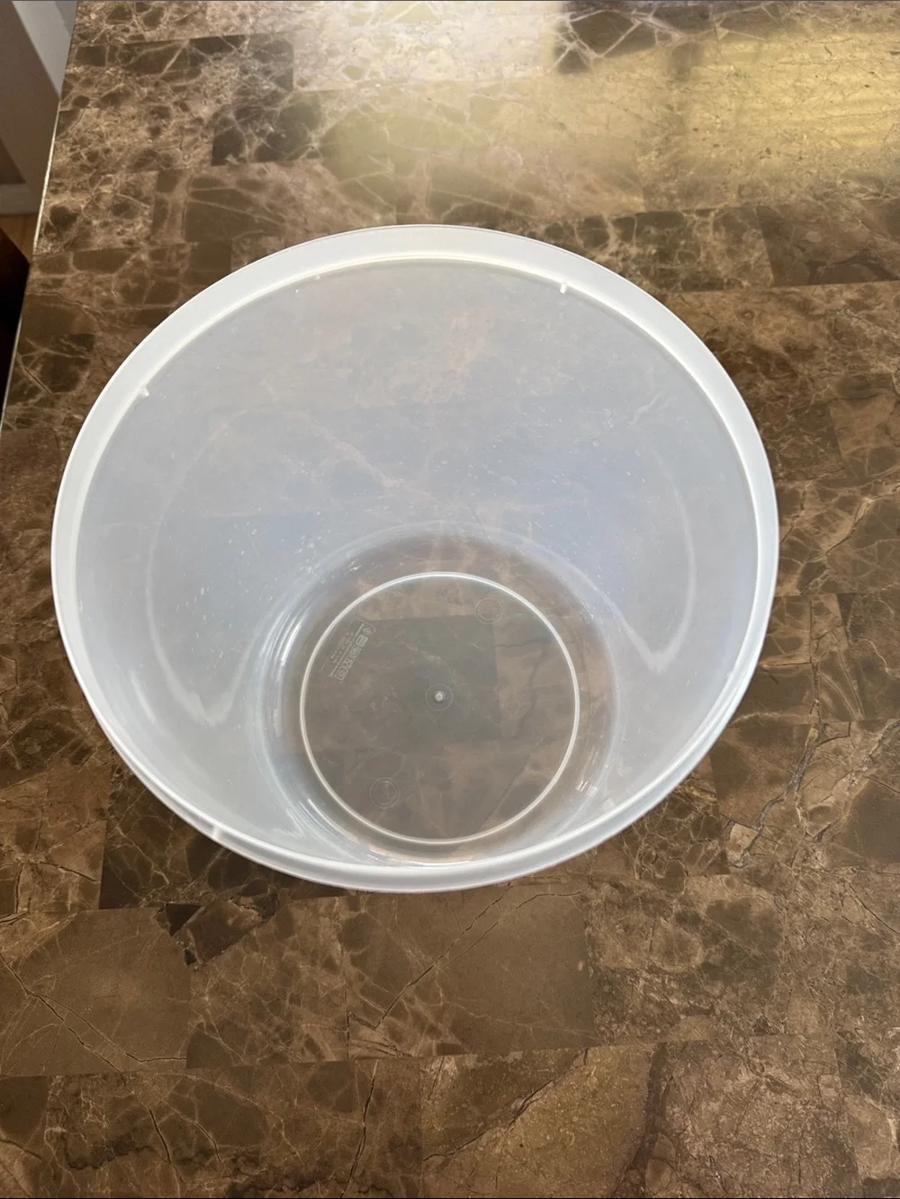 Black Lidded Plastic Kitchen Storage Container - Home Kitchen  7.3L